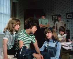 Standbild: Marybelle, George, Pierre, Julian, Dick und Anne in Pierres Zimmer
